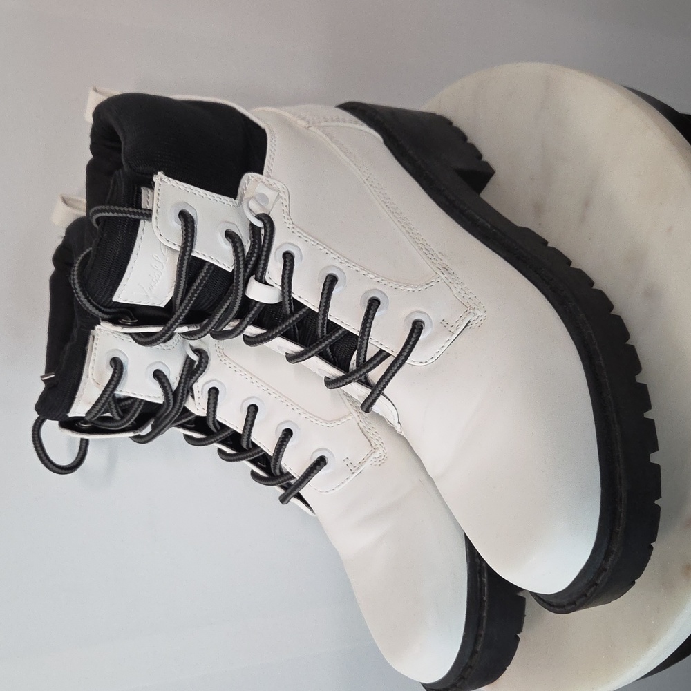 Kendall & Kylie Black and White Combat Boots Size 9